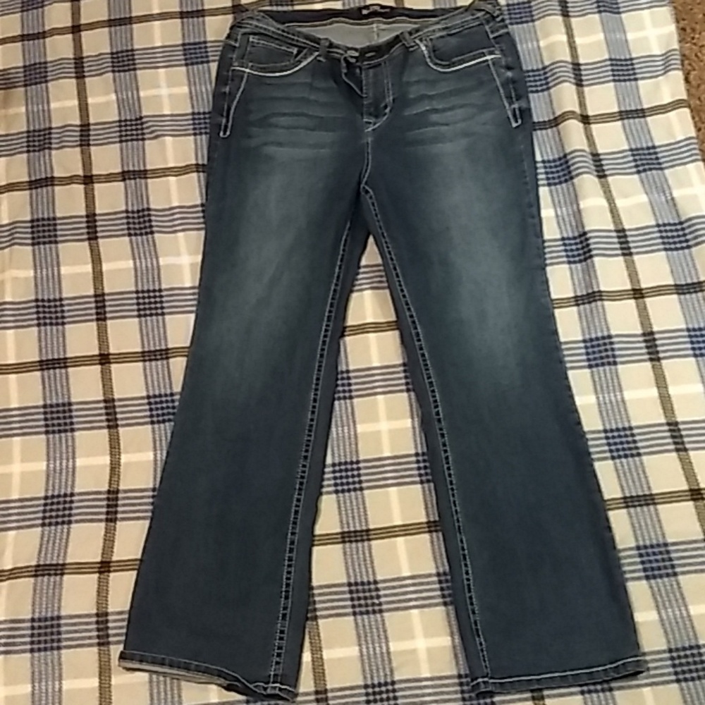 Wallflower jeans